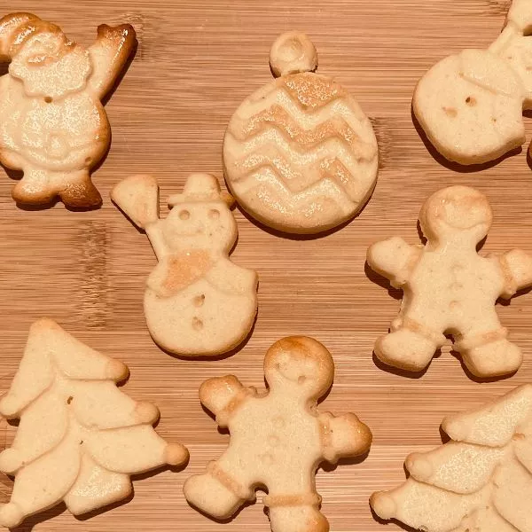 Biscuit De Noel Moelleux Kriket's Cooking: Biscuits De Noël 21 Biscuits de Noël - Chez Nanou | Guy Demarle