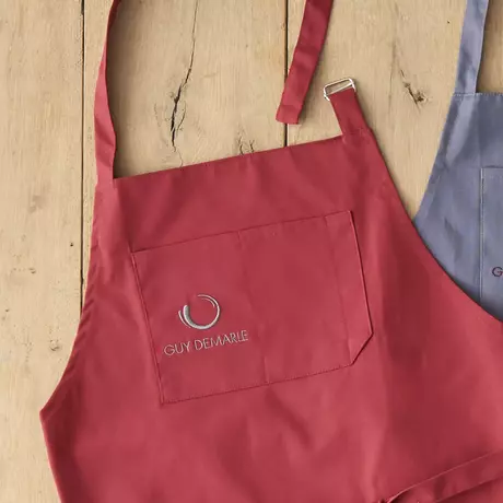 Tablier de cuisine rouge