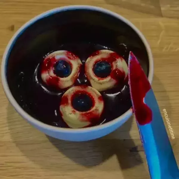 Pannacotta soupe de yeux fruits rouges