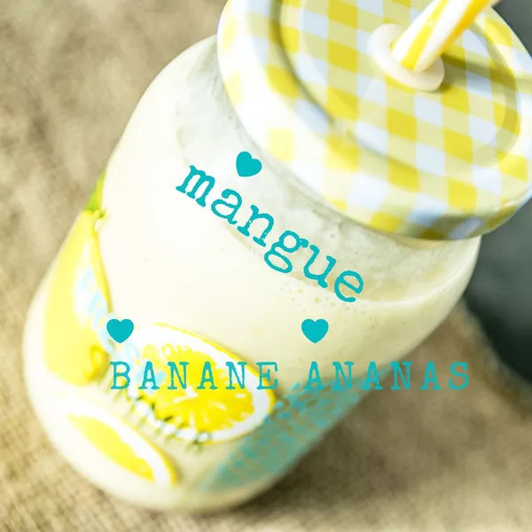 Smoothie fresh summer mangue banane ananas