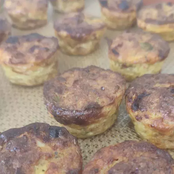 Mini muffins chèvre chorizo poivrons 