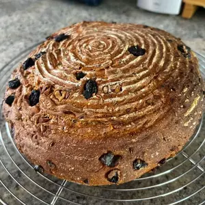 Miche aux fruits secs et graines