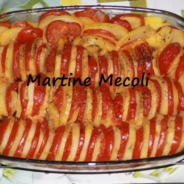Tian de tomates, oignons et pommes de terre pour grande tablée