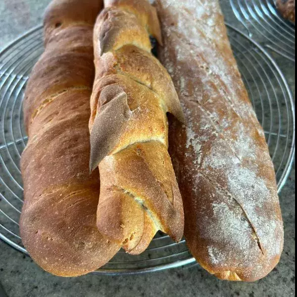 Baguette - épis - pain tordu