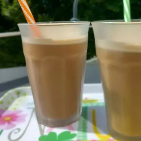 Café latté glacé au "lait" d'avoine sans sucre