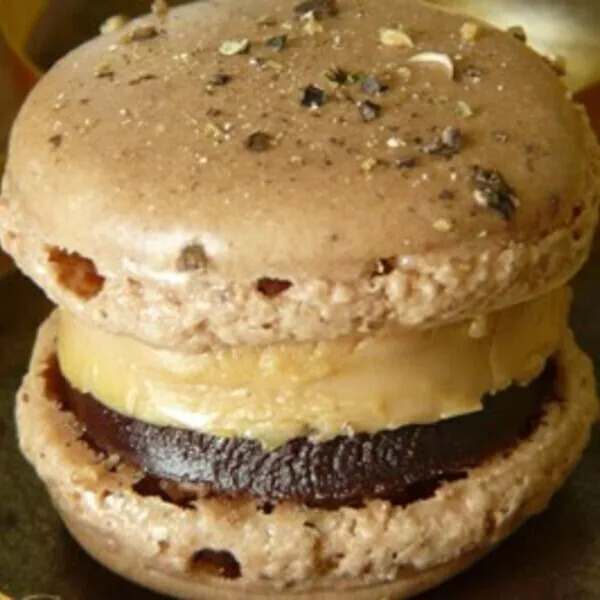 Macarons foie gras et chocolat