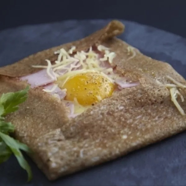 PATE A CREPES SALEE