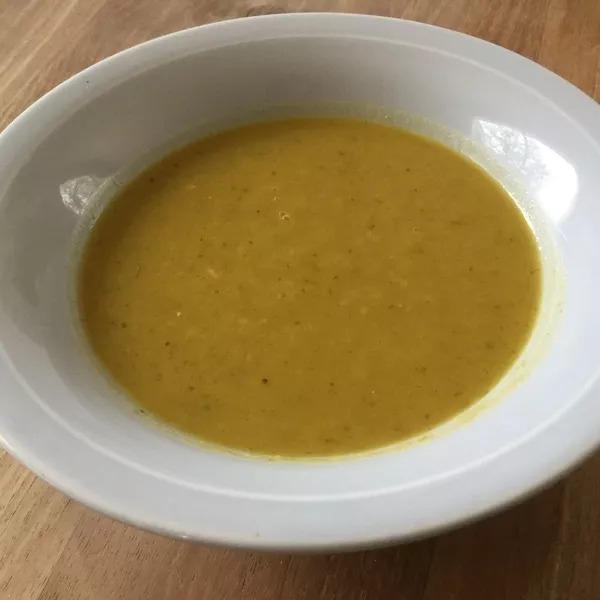 Soupe poireaux-pommes de terre-fenouil.