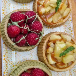 Tartelettes renversées Pommes/Caramel et Pistache/Framboises