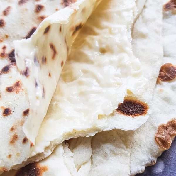 Naan au fromage 