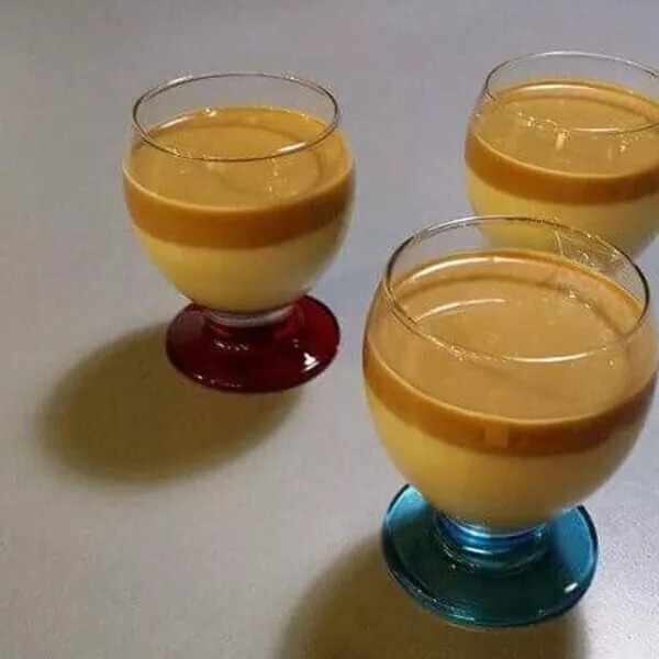 Panna Cotta vanille et coulis Carambar