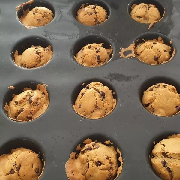 Mini-muffins sans lactose aux pépites de chocolat noir