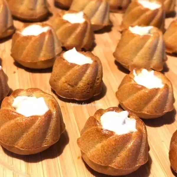 Mini Cakes au Roquefort