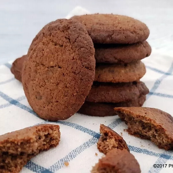 Cookies au blé noir, noix de pécan et chocolat