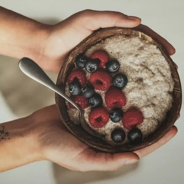 Porridge de chia, vanille et fruits rouges