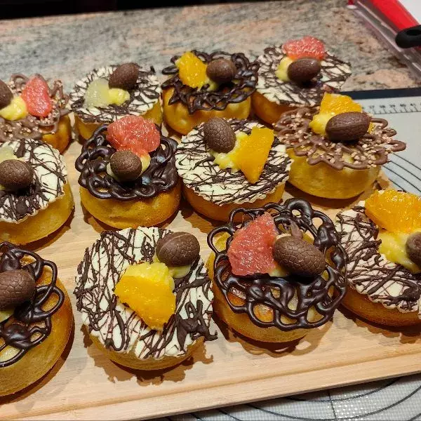 Savarins aux agrumes façon nid de Pâques