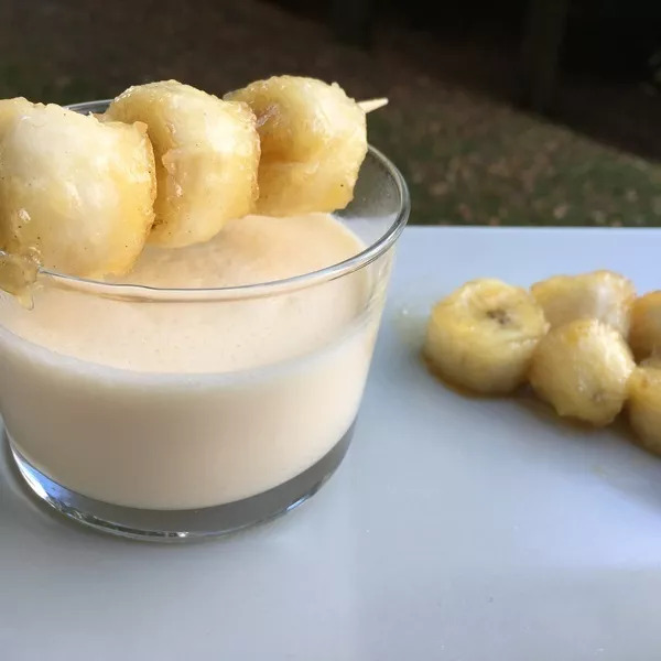 Crème à la fève tonka et sa brochette de banane rôtie 