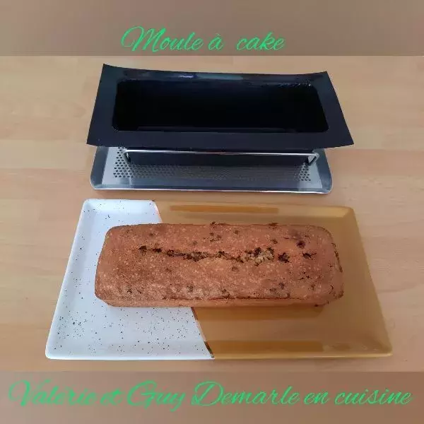 Cake moelleux aux biscuits roses de Reims