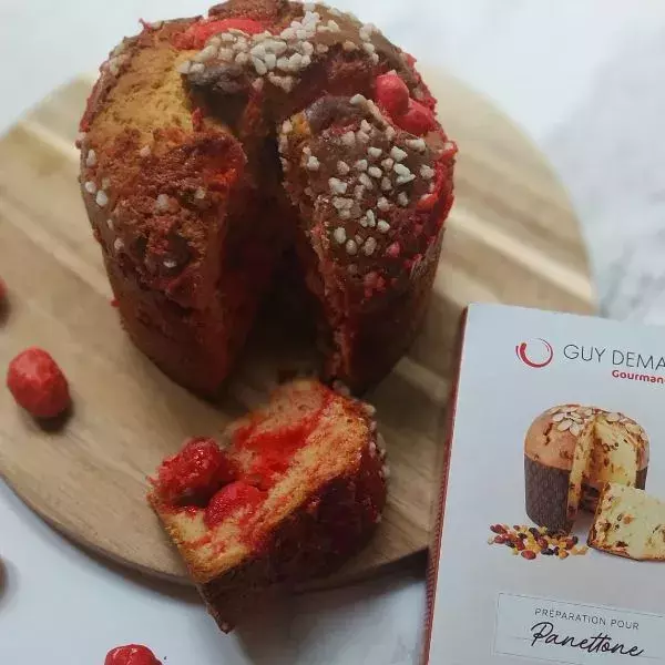 Panettone aux pralines roses