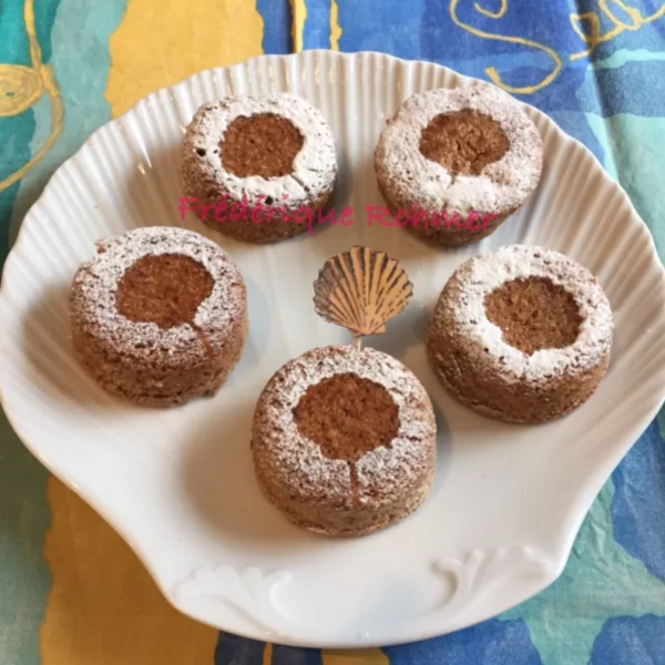 gâteau de St Jacques de Compostelle .( tarta de Santiago) 