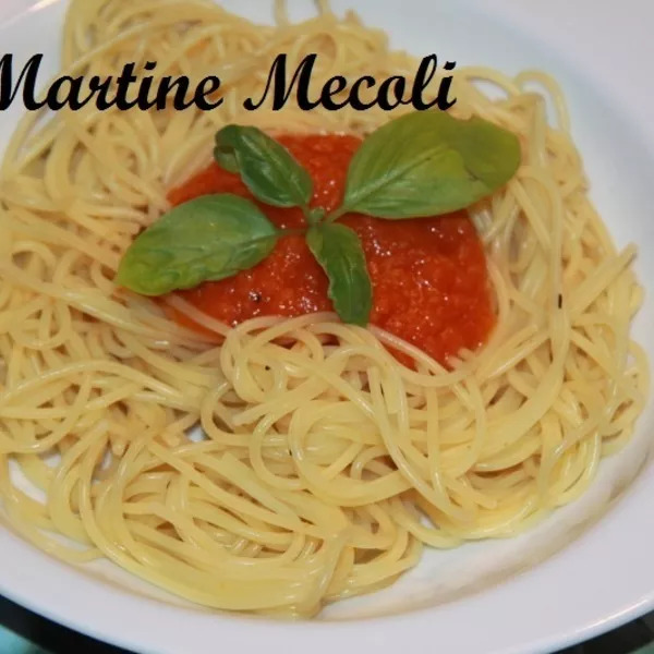 Spaghettis à la sauce tomate