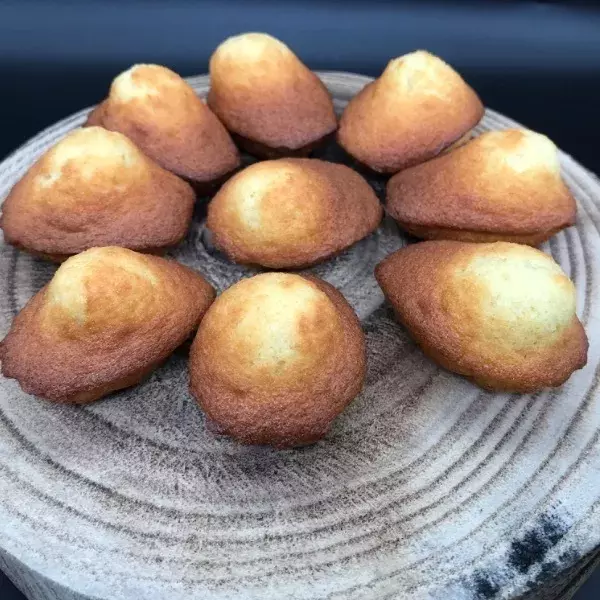 Mini madeleines au combava.