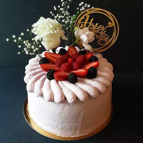 Layer cake aux fruits rouges