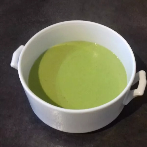 Velouté de Petits Pois et Fromage aux Noix