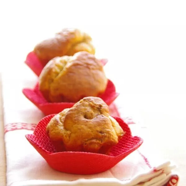 Mini cakes aux épices cajun, miel et échalotes