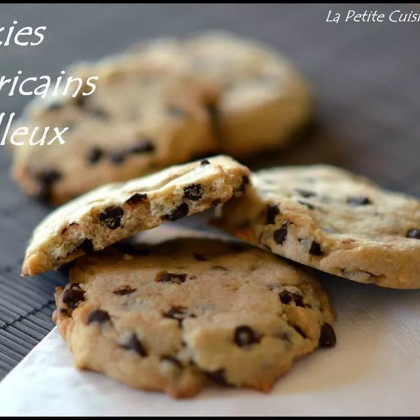 Cookies américains aux pépites de chocolat moelleux