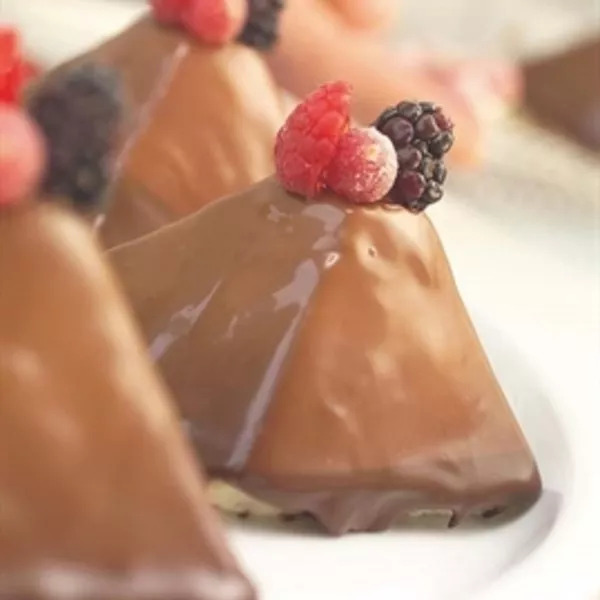 Pyramides aux 2 chocolats et Fruits des Bois