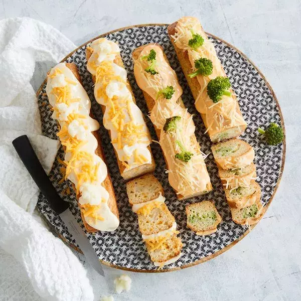 Cakes chou-fleur/cheddar et comté/brocolis