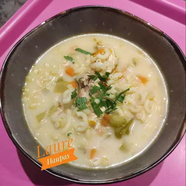 Soupe de poulet légumes et pâtes