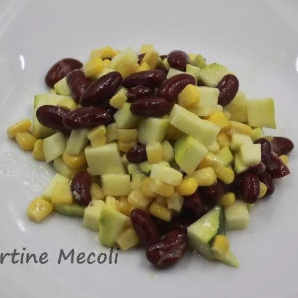 Salade de haricots rouges, maïs et courgettes