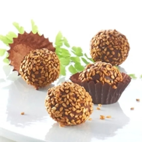 Truffes au thé et sésame