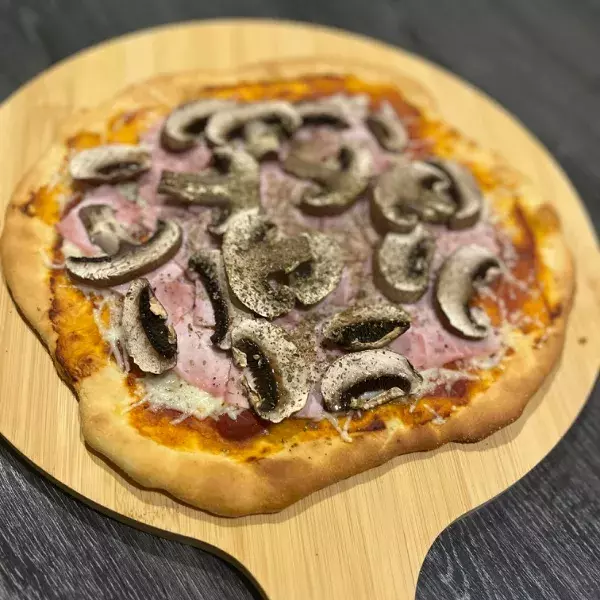 Pizza jambon champignon