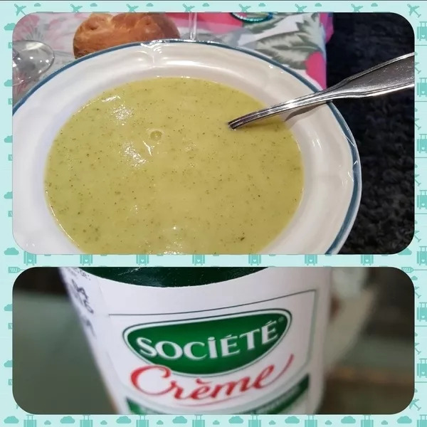Velouté céleri-courgette à la crème de roquefort