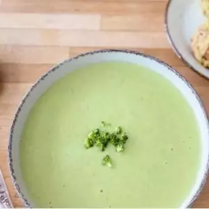 potage pied de brocoli ou de chou fleur
