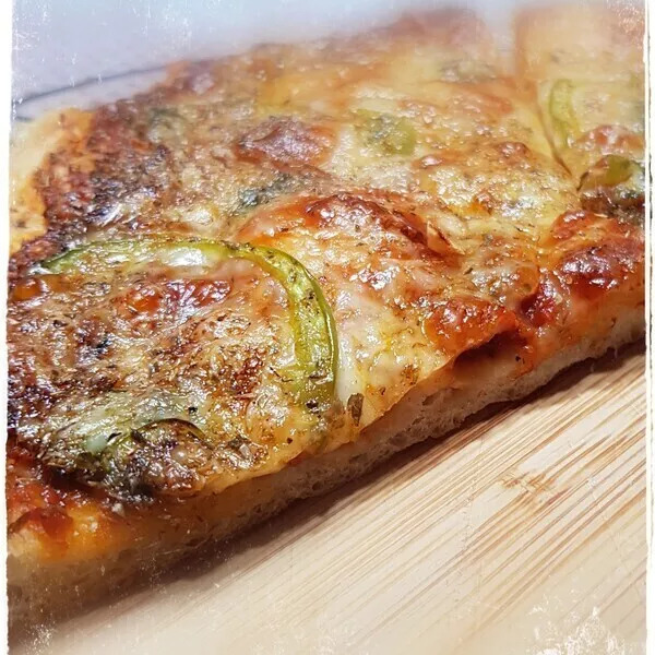 Pâte à pizza et la sauce tomates qui va avec ☆ Evi