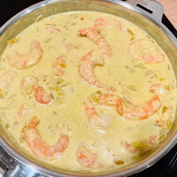 Crevettes au curry et lait de coco