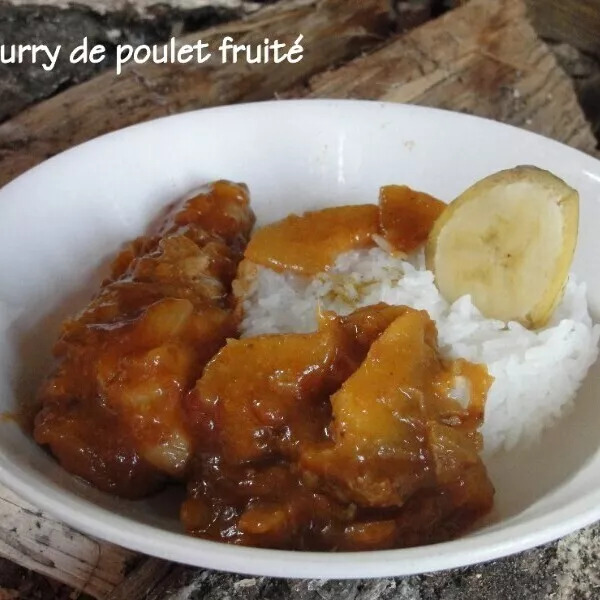 Curry de poulet fruité