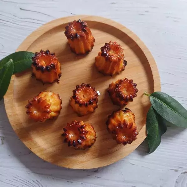Mini cannelés chèvre - miel 