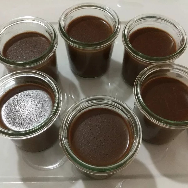 Crème chocolat façon Danette sans gluten, sans lactose. 