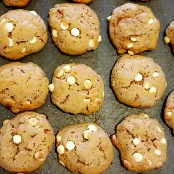 Cookies aux chocolat blanc et fudge de caramel 🍪 