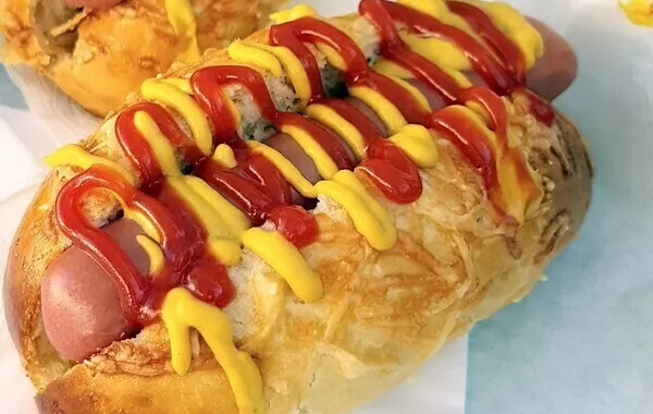 Hot dog américain maison