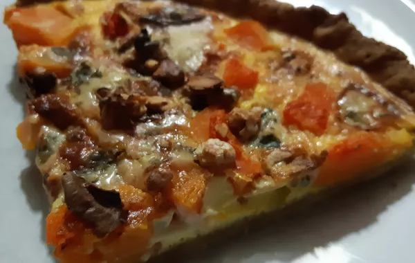 TARTE A LA BUTTERNUT, FOURME D'AMBERT ET NOIX
