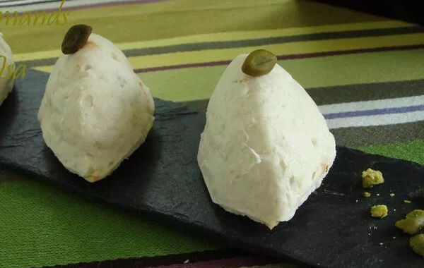 Quenelles de volaille ultra light, pistaches, coriandre