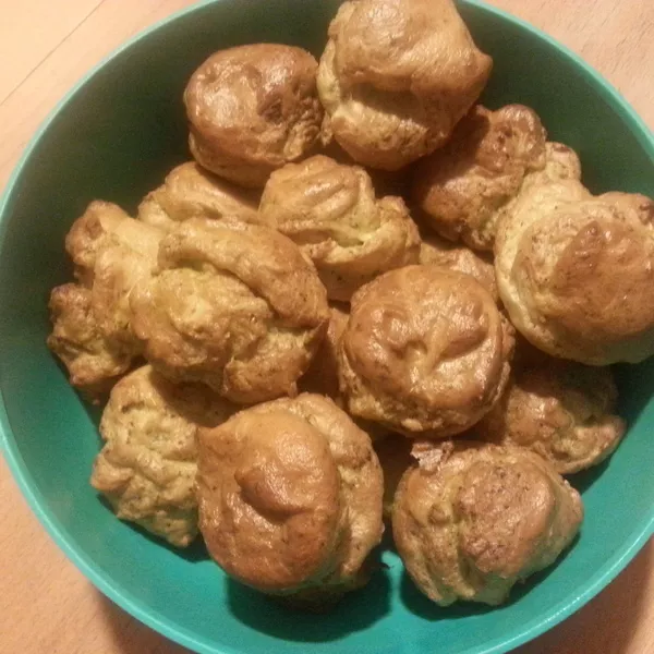 gougères au pistou