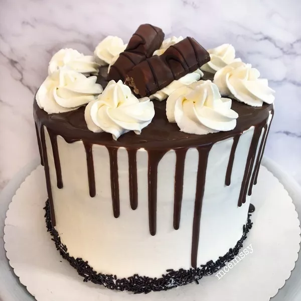 Layer Cake Kinder Bueno