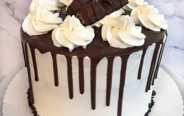 Layer Cake Kinder Bueno